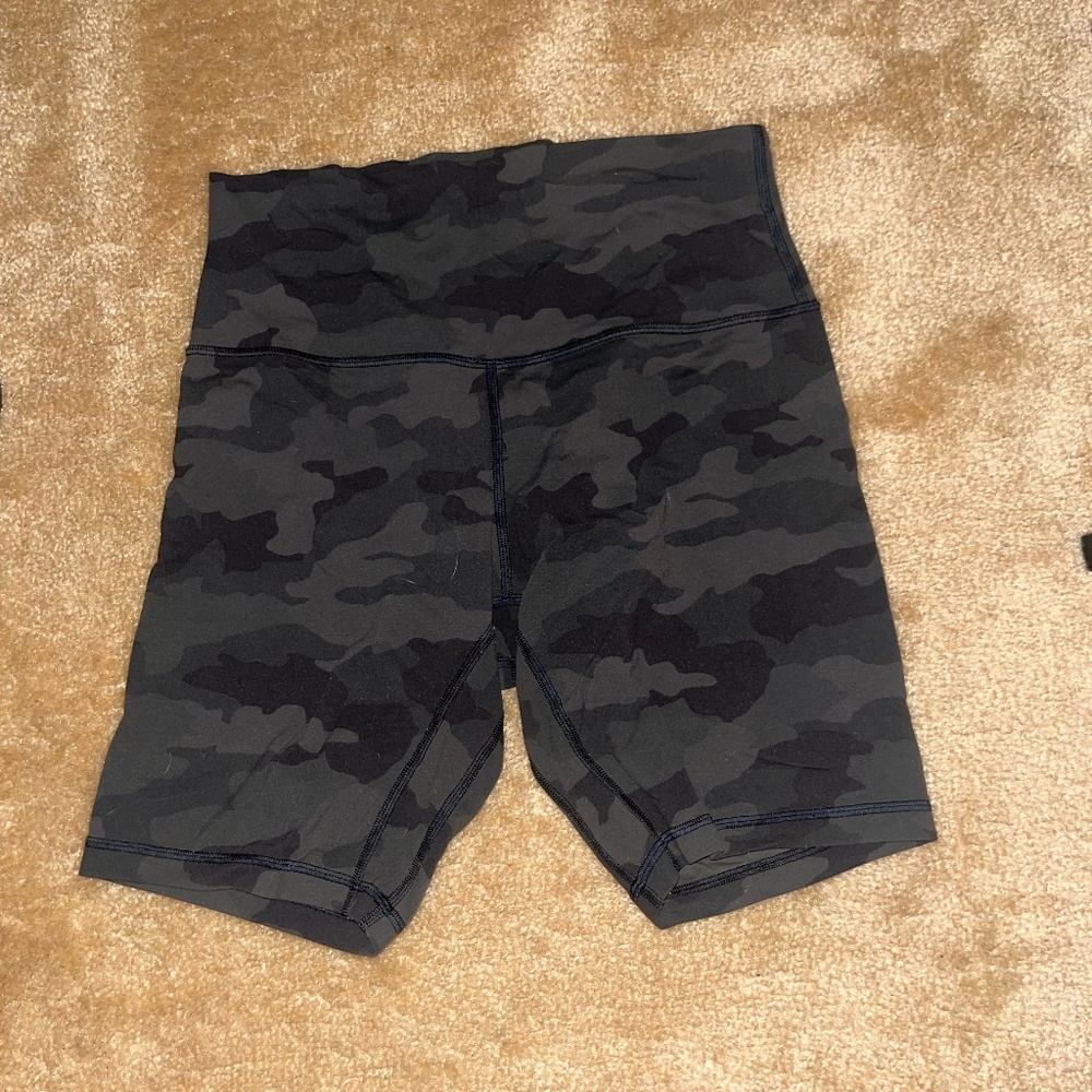 Lululemon Grey Tonal Camo Print Biker Shorts size 6